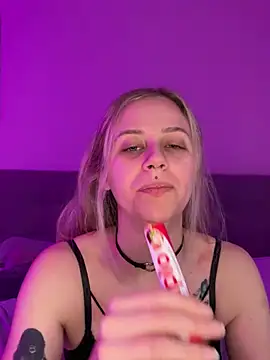lunawolf21 online show from January 2025 08:07:02 AM