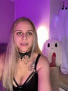 Snapshot of lunawolf21 chatting on October 2025 07:20:02 AM lunawolf21 online show from October 2025 07:20:02 AM