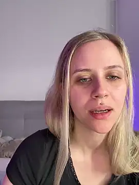 lunawolf21 online show from March 2025 07:24:01 AM