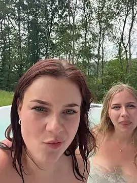 lunawolf21 online show from June 2026 04:51:01 PM