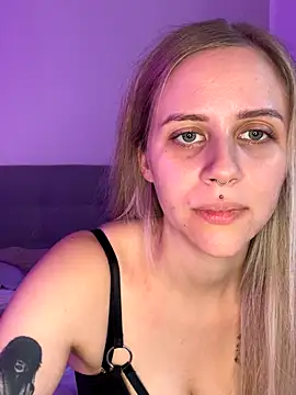 Snapshot of lunawolf21 chatting on November 2025 07:45:01 AM lunawolf21 online show from November 2025 07:45:01 AM