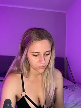 Snapshot of lunawolf21 chatting on November 2025 07:34:01 AM lunawolf21 online show from November 2025 07:34:01 AM