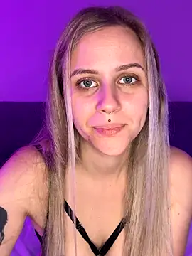 Snapshot of lunawolf21 chatting on November 2025 07:30:01 AM lunawolf21 online show from November 2025 07:30:01 AM