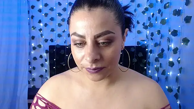 Snapshot of daphne_29 chatting on December 2024 02:42:02 PM daphne 29 online show from December 2024 02:42:02 PM