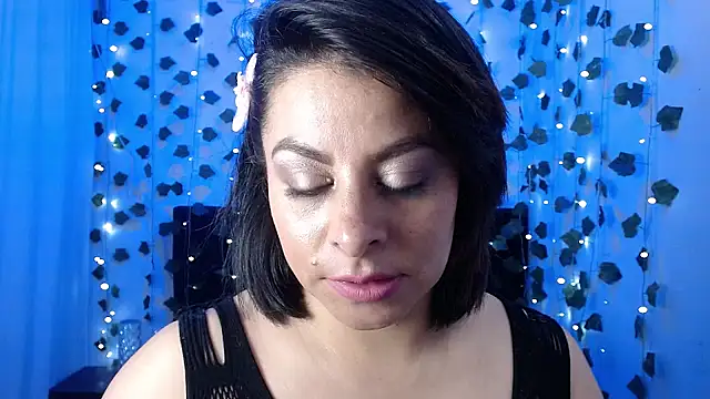 Snapshot of daphne_29 chatting on December 2024 07:54:02 PM daphne 29 online show from December 2024 07:54:02 PM