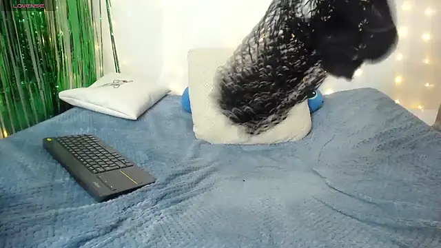 Niuk mei online show from April 2026 07:58:02 PM