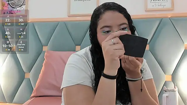 isabella walton online show from October 2025 11:18:01 AM