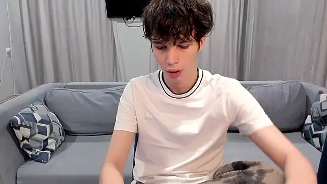 Im Shine Guy online show from December 2024 07:44:02 PM