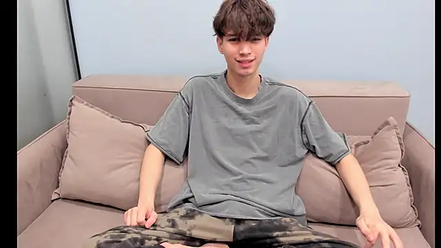 Im Shine Guy online show from October 2025 01:27:02 AM