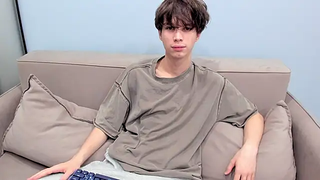 Im Shine Guy online show from December 2025 06:12:02 AM