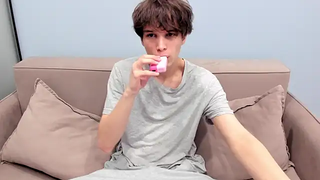 Im Shine Guy online show from November 2025 08:20:02 PM