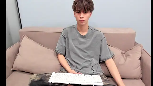 Im Shine Guy online show from October 2025 02:10:02 AM