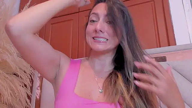 vivianne scott online show from May 2026 12:34:01 PM