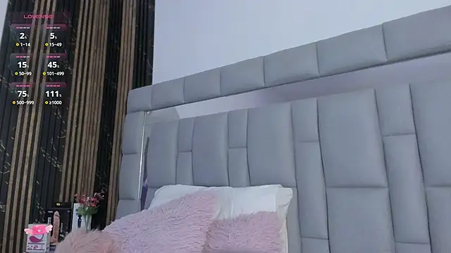 vivianne scott online show from November 2025 12:19:02 PM