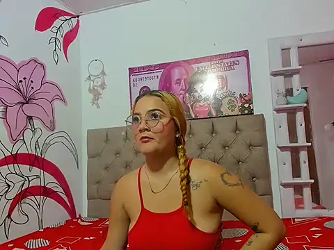 Snapshot of Lunaynick chatting on November 2025 12:10:01 PM Lunaynick online show from November 2025 12:10:01 PM