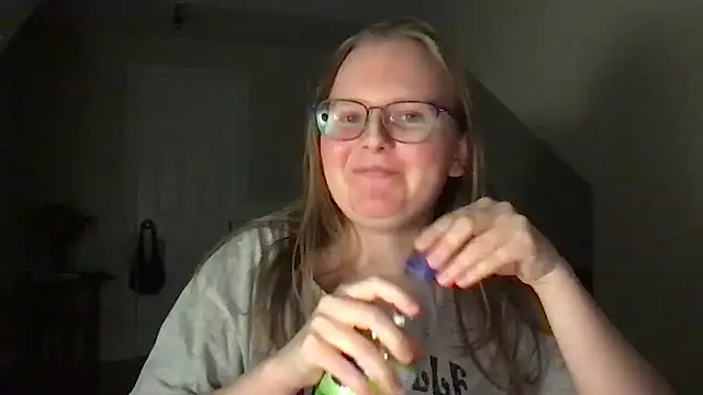 Snapshot of lexie_lilacs chatting on January 2025 04:15:01 AM lexie lilacs online show from January 2025 04:15:01 AM