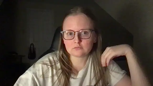 Snapshot of lexie_lilacs chatting on February 2025 04:42:02 AM lexie lilacs online show from February 2025 04:42:02 AM