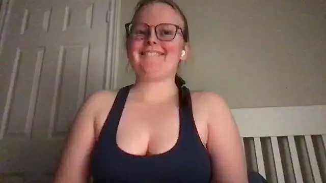 Snapshot of lexie_lilacs chatting on January 2025 02:48:02 AM lexie lilacs online show from January 2025 02:48:02 AM