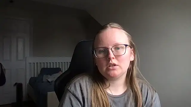 Snapshot of lexie_lilacs chatting on February 2025 09:36:01 PM lexie lilacs online show from February 2025 09:36:01 PM