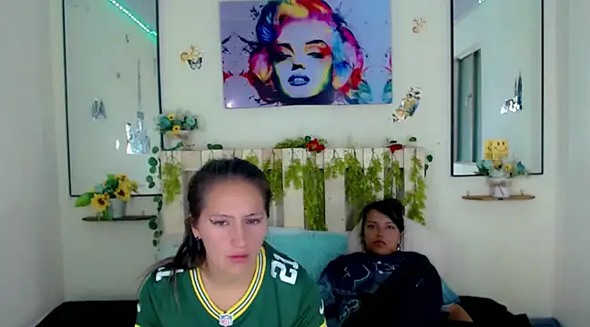 Sharon et Khloe12 online show from December 2024 03:02:02 AM