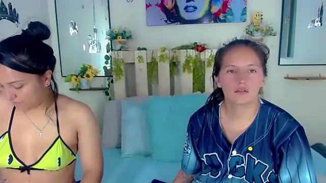 Sharon et Khloe12 online show from December 2024 09:52:02 PM