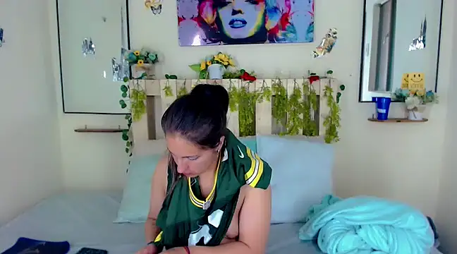 Sharon et Khloe12 online show from December 2024 12:49:01 PM