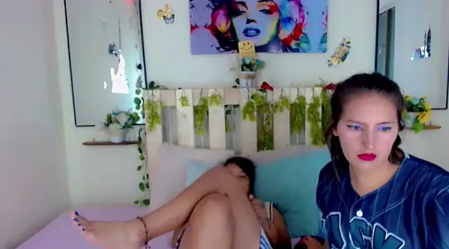 Sharon et Khloe12 online show from January 2025 04:59:01 AM