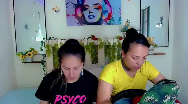 Sharon et Khloe12 online show from December 2024 01:14:01 PM