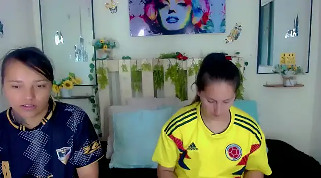 Sharon et Khloe12 online show from December 2024 08:45:01 PM