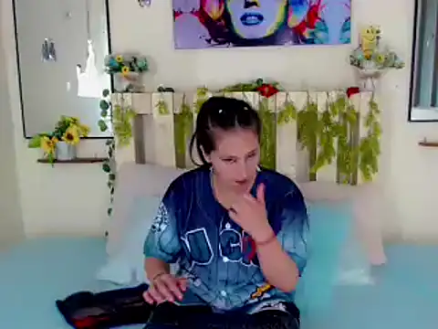 Sharon et Khloe12 online show from December 2024 03:24:01 AM