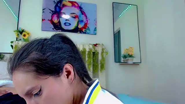 Sharon et Khloe12 online show from January 2025 08:36:01 AM