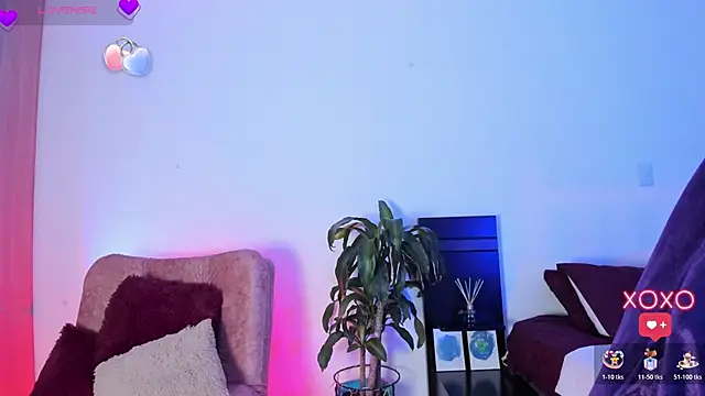 AndreaVelasco online show from November 2025 06:44:01 PM