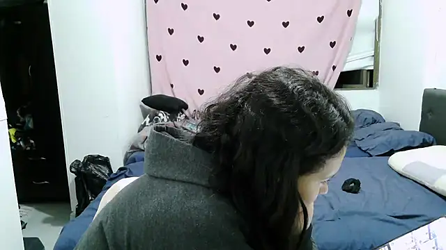 luxandracon23 online show from November 2025 12:14:02 AM