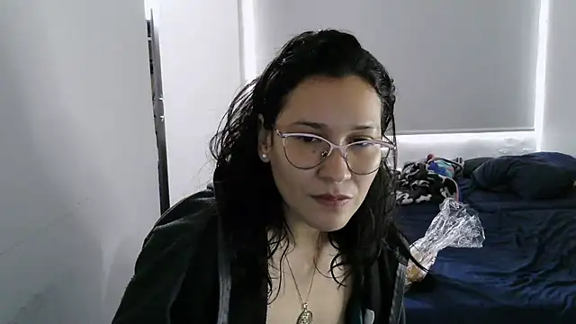luxandracon23 online show from October 2025 03:56:01 PM