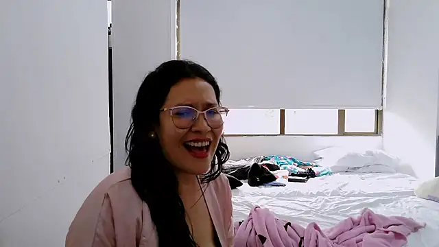 luxandracon23 online show from September 2025 07:58:02 PM