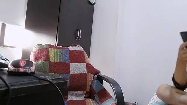 luxandracon23 online show from February 2026 01:02:02 PM