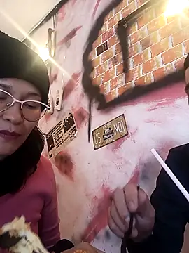 luxandracon23 online show from September 2025 10:31:02 PM