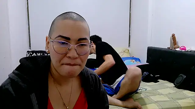 luxandracon23 online show from November 2025 03:16:01 AM