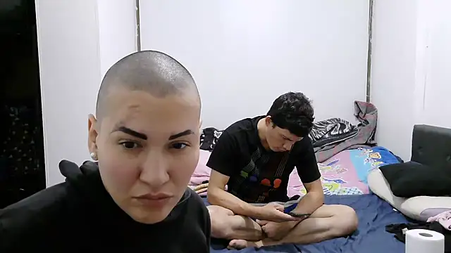 luxandracon23 online show from November 2025 12:33:01 AM