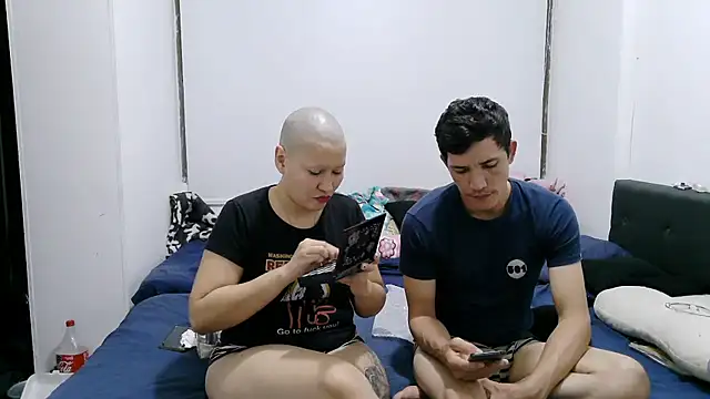 luxandracon23 online show from November 2025 04:49:02 AM