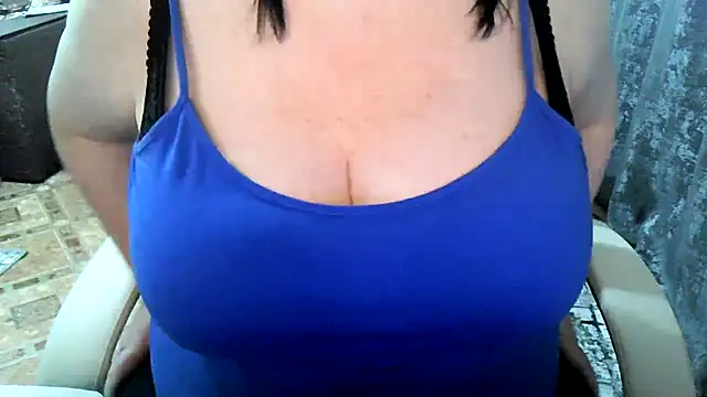 EmiliaLooo online show from November 2025 06:13:02 AM