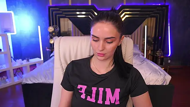 Snapshot of MilashaLovely chatting on October 2025 06:06:01 AM MilashaLovely online show from October 2025 06:06:01 AM