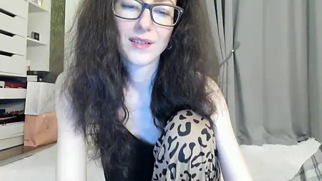 Baby Jewel online show from October 2025 10:25:02 AM