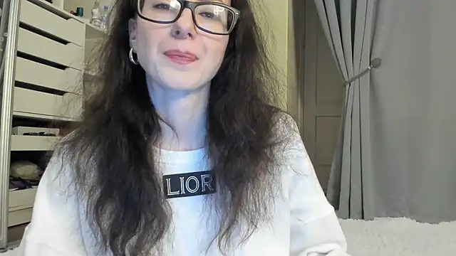 Baby Jewel online show from November 2025 11:11:02 AM