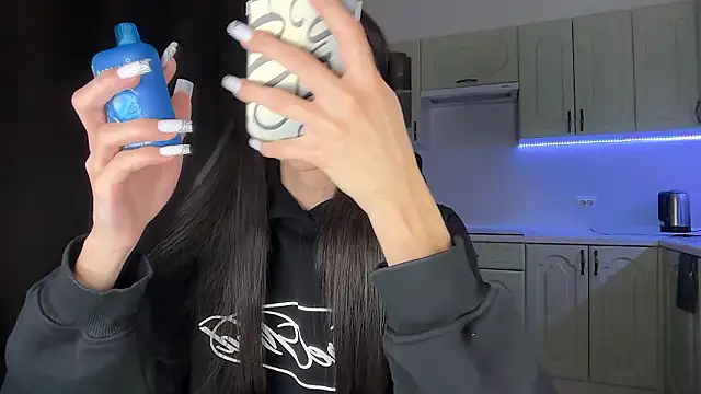 Kim Oberlin  online show from February 2026 09:45:01 PM