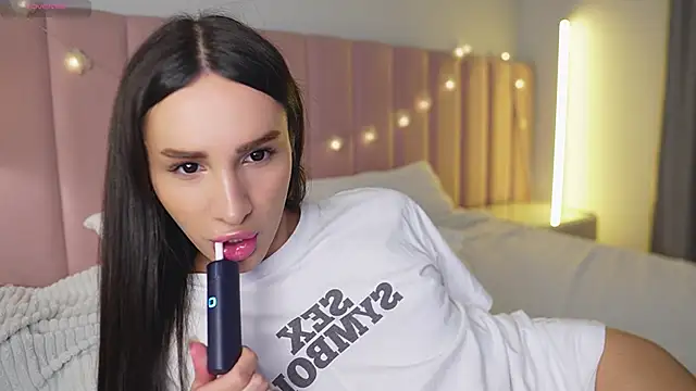 Kim Oberlin  online show from November 2025 04:41:02 PM