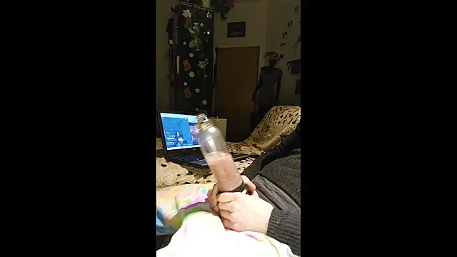 Snapshot of Gilgamesch1704 chatting on December 2025 06:37:02 AM Gilgamesch1704 online show from December 2025 06:37:02 AM