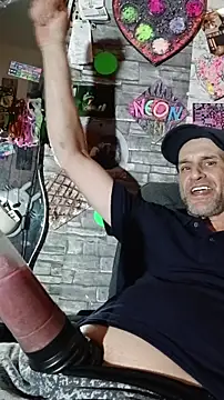 Gilgamesch1704 online show from June 2026 08:03:01 PM