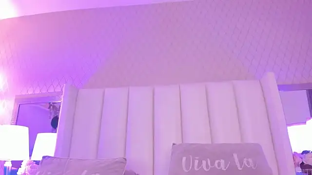 SophiaSmiiths  online show from May 2026 10:24:01 PM