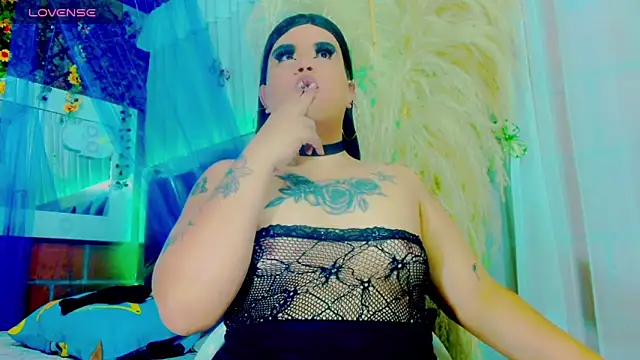 nauthyvalentina online show from April 2026 01:40:01 PM